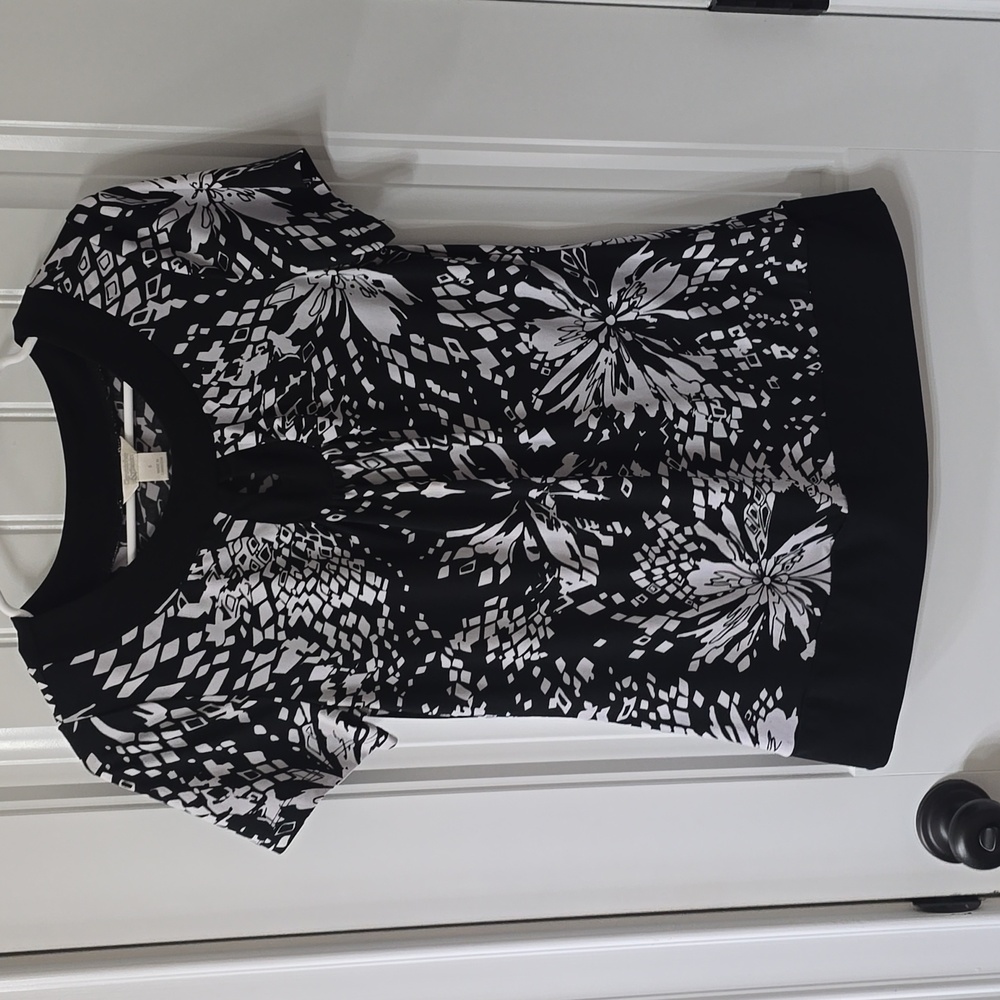 5 For 25 Christopher & Banks Women's Black and White Top Small
